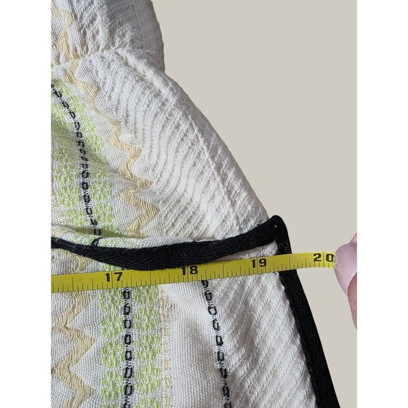 Lou & Grey Women's Striped Textured Shorts Size Medium Drawstring Waist - Picture 6 of 8